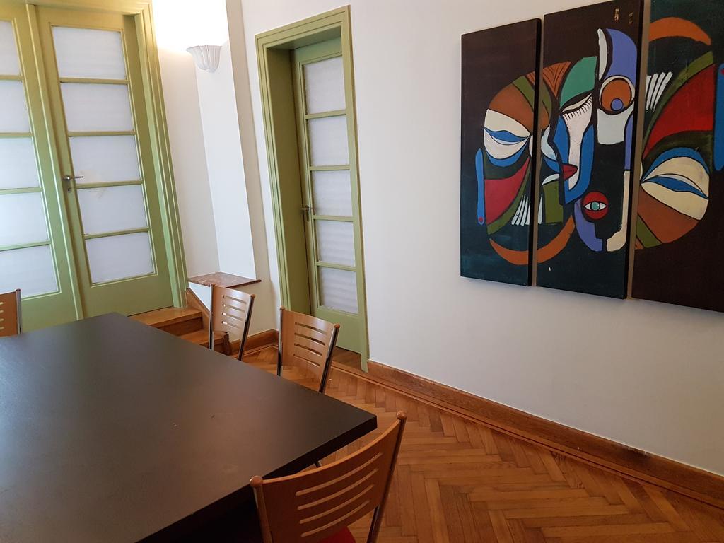 Errathens Pine Red And Taupe - Athens Center Apartment Exterior photo