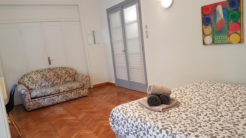 Errathens Pine Red And Taupe - Athens Center Apartment Exterior photo